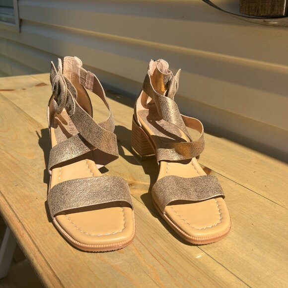 DONALD PLINER Women Helen Light Bronze Casual In Gold 8.5M - Picture 5 of 16